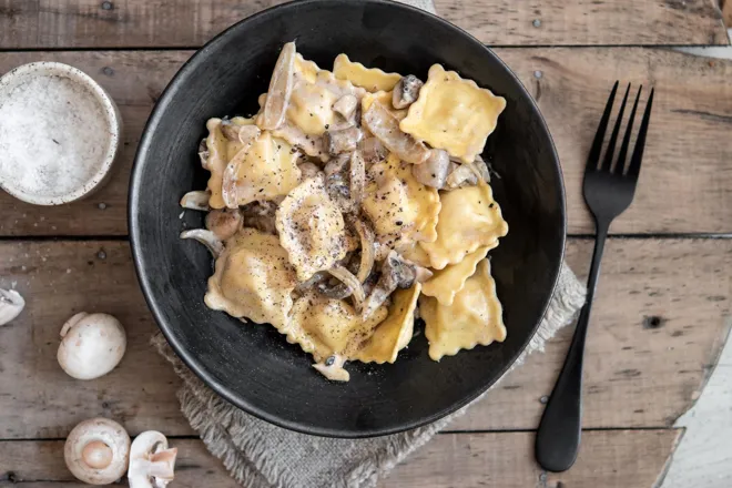 Ravioli comté et muscade à la crème de chèvre