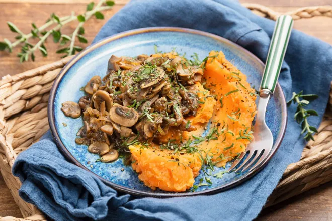 Sauté de pleurotes et d'oignon caramélisé au whisky