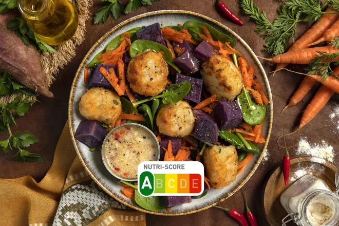 Salade d'accras de merlu, patates douces violettes et achard de piment