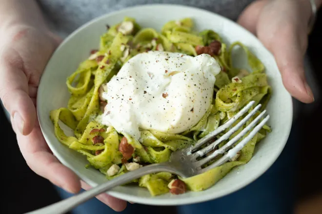 Tagliatelle au pesto et burrata