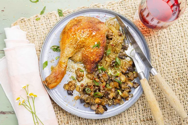 Cuisse de canard rôtie et aubergines miel, soja