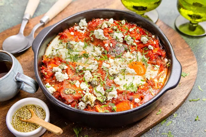 Shakshuka d'hiver au ras el hanout, chou vert, potimarron et féta