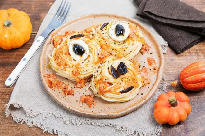 Spaghettis ensanglantés aux yeux globuleux (sauce tomate au poireau)