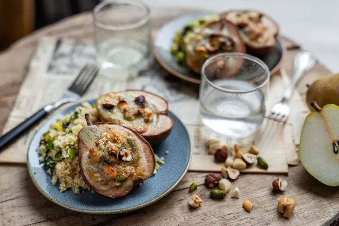 Poires farcies au gorgonzola et aux noix