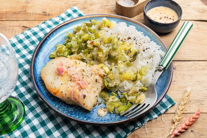 Poisson blanc (selon arrivage) au beurre blanc aux zestes de citron, poireau et riz