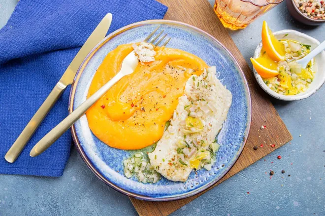 Poisson blanc (selon arrivage) purée de carotte et salsa d'agrumes