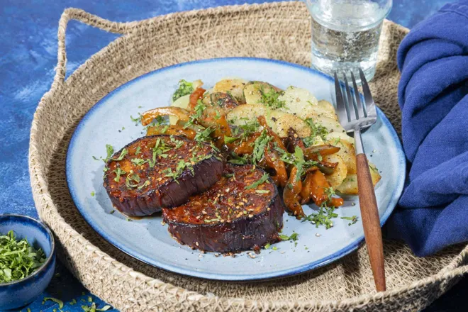 Steak d'aubergine sweet and spicy et poivron sauté à la sauce hoisin