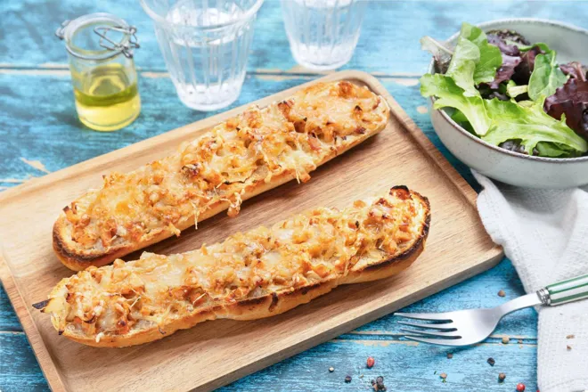 Flammenkueche baguette gratiné aux lardons végétaux