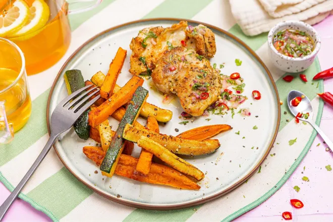 Poulet grillé et salsa criolla pimentée