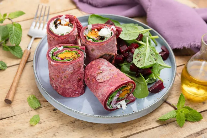 Wraps maison de betterave, potimarron rôti, féta AOP et menthe