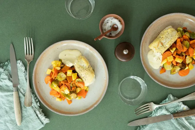 Merlu au fromage frais - moutarde et trois légumes rôtis