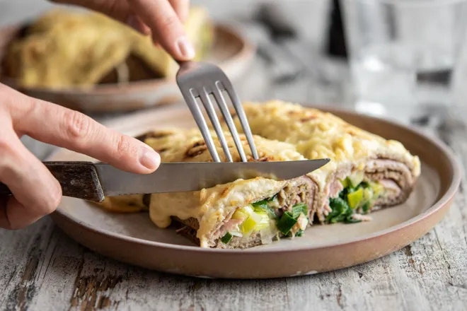 Ficelles picardes (galettes gratinées à la béchamel)