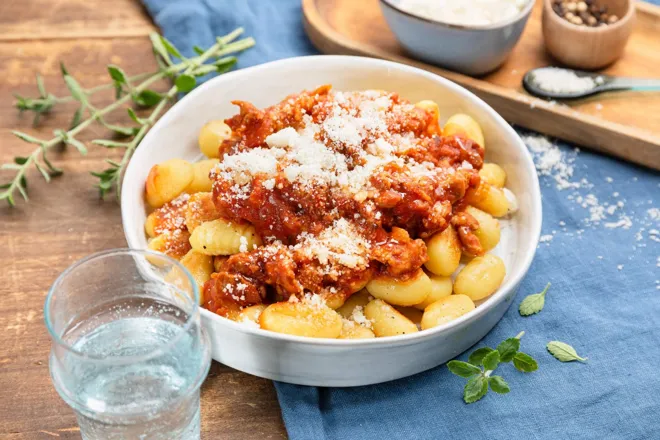 Gnocchis et bolognaise de porc à l'origan