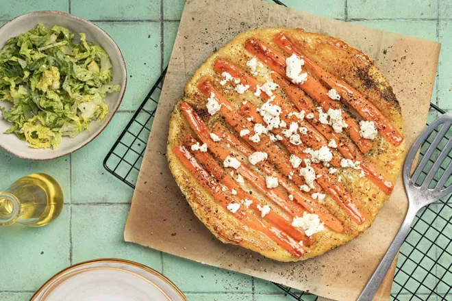 Tarte tatin de carottes à la féta et origan