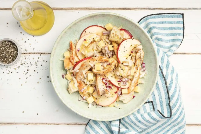 Salade de poulet, endive et tomme de Franche-Comté