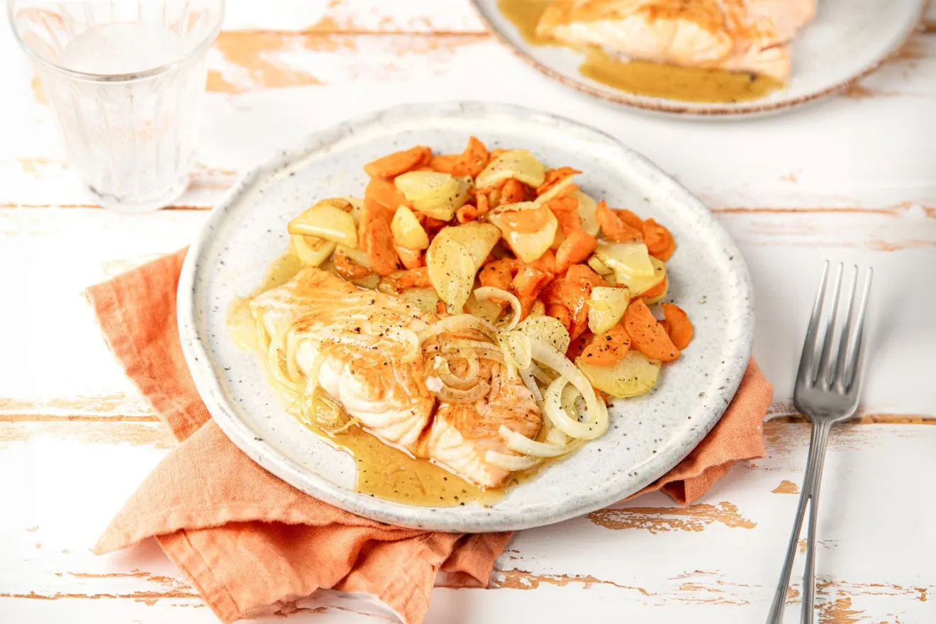 Pavé de saumon laqué au sirop d'érable et poêlée de carottes