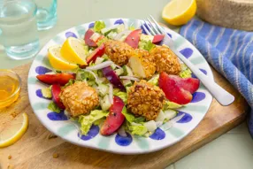 Halloumi frit aux flocons d'avoine & salade croquante