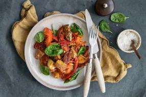 Salade colorée au chorizo croustillant