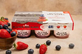 Yaourts sur lit de fraise, cerise et myrtille (6x125g)