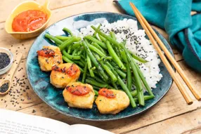 Nuggets végétaux façon tonkatsu et haricots verts