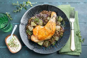 Tout-en-un : Cocotte de poulet, lentilles et chou-rave au garam masala