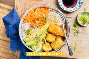 Bowl de tofu croustillant à la sauce teriyaki, avocat et navet daïkon