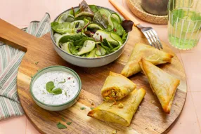Samoussas de tofu au curry et sauce à la menthe