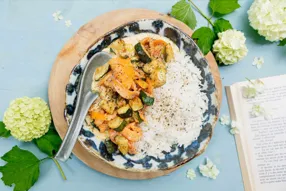 Curry de saumon fumé au lait de coco, courgette et gingembre