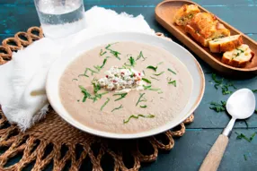 Velouté de champignons au chèvre frais et préfou