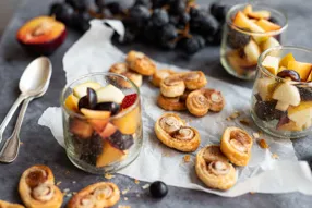 Palmiers au sucre spéculoos et salade de fruits d'automne