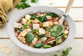 Minestrone de coquillettes au pesto de persil