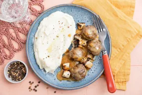 Boulettes de boeuf à la béchamel et purée de chou-fleur