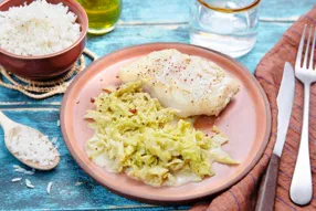 Poisson blanc (selon arrivage) grillé et curry vert relevé de chou frisé