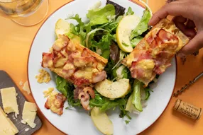 Welsch rarebit façon Quitoque à la poitrine fumée et salade