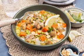 Soupe crémeuse de dinde & panais, amandes croquantes