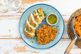 Filet de poulet grillé, quinoa tomaté et sauce citronnée