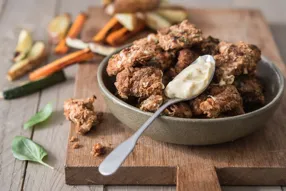 Nuggets de poulet et sauce au yaourt à l'origan