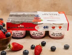 Yaourts sur lit de fraise, cerise et myrtille (6x120g)