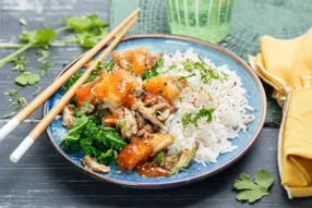 Poulet aigre-doux au chou kale et shiitakés