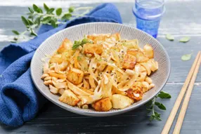 Wok de halloumi et poireau au curry rouge pimenté