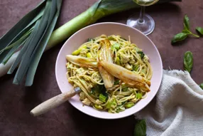 Spaghetti au tofu, pistou et endive caramélisée