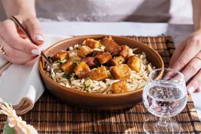 Orzo citronné et tofu caramélisé au sirop d'érable