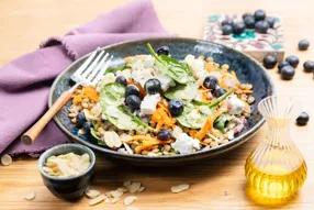 Salade de lentilles au chèvre, raisin et amandes