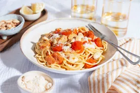 Spaghettis aux tomates cerises, crème de citron et amandes