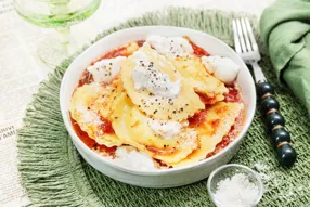 Mezzalunas (ricotta et basilic) sauce tomate, burrata et parmesan