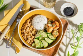 Piccata de féta, courgette et pois chiches aux épices grillées