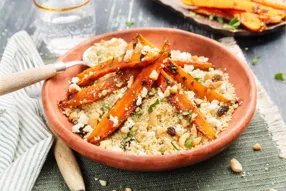 Carottes rôties au miel épicé, couscous aux raisins secs et coriandre