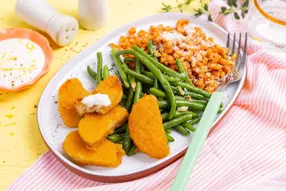 Nuggets végétaux, haricots verts et orge perlé tomaté