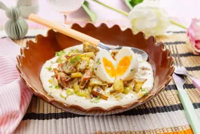 Oeuf mollet de Pâques à la paysanne (Saint-Marcellin, poitrine fumée et champignons)