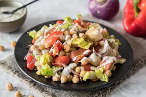 Salade aux pois chiches, légumes rôtis et cumin